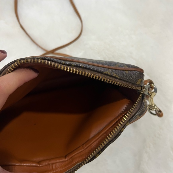 Louis Vuitton crossbody bag - Picture 4 of 5